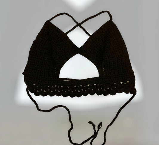 Peekaboob Top-Black